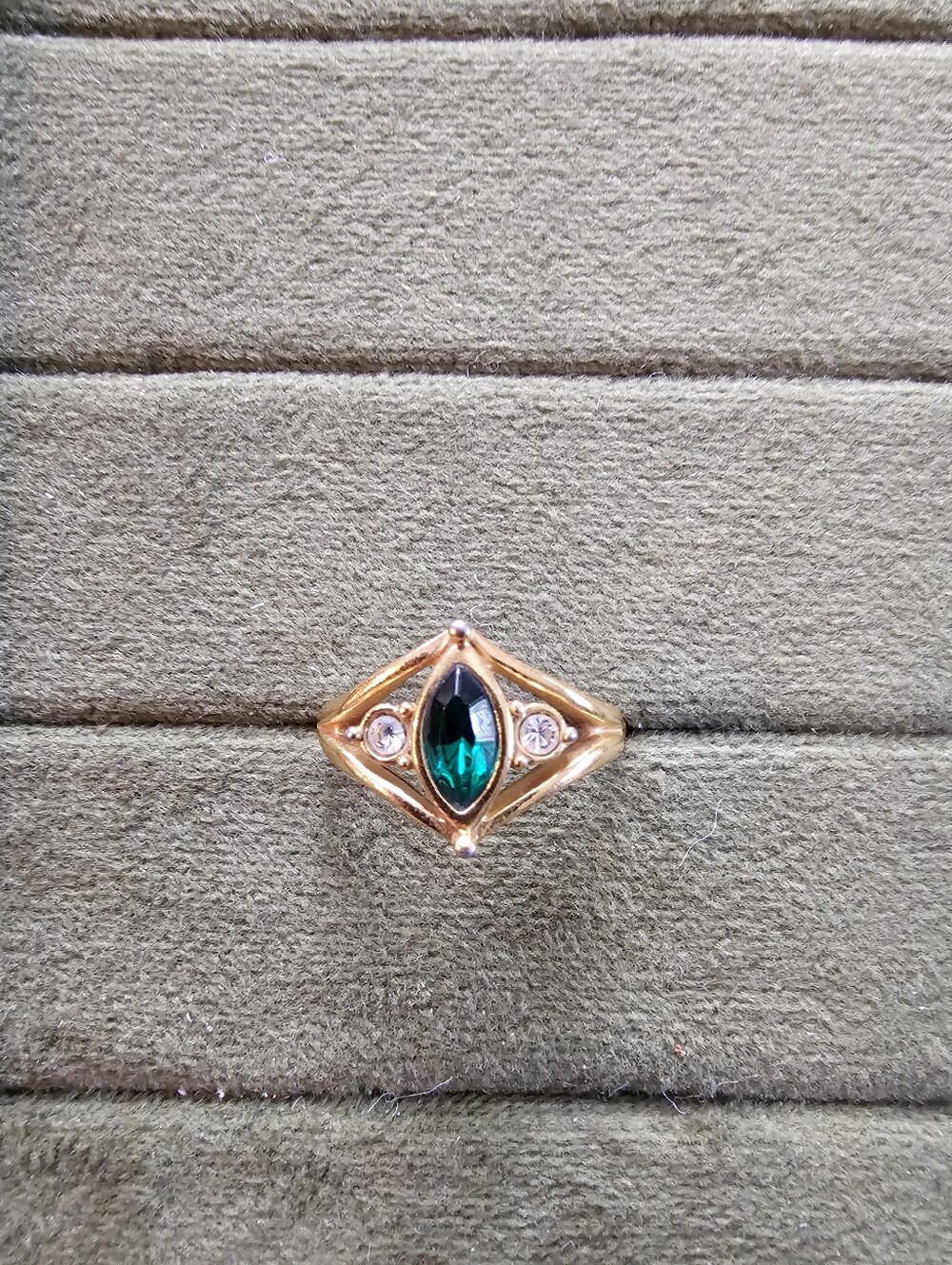 Vintage Avon Ring Size 8